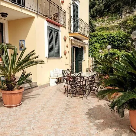 アパート Il Barocco Sulla Roccia チェターラ